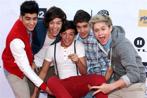 10+ Mustknow Songs By Iconic Boy Bands For Ultimate Party Playlists