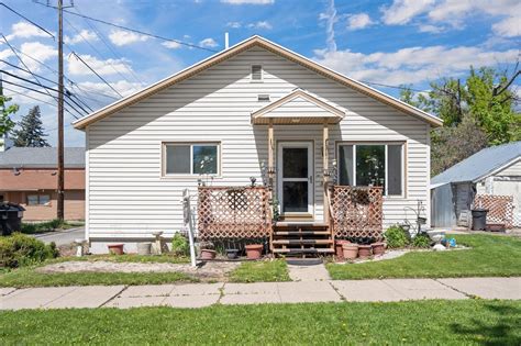 227 4Th St E Kalispell Mt 59901 Mls 22300987 Redfin