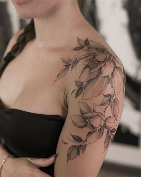 28 Black And Grey Tattoo Ideas For Women