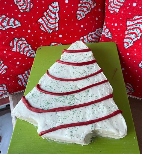Big Christmas Tree Cakes