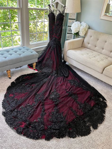 Black Red Wedding Gowns: Unforgettable Choices