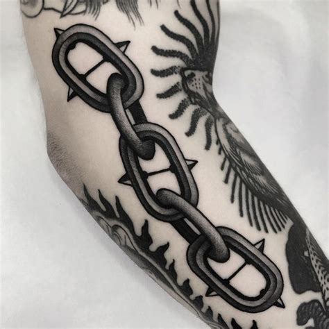 Chain Link Tattoo