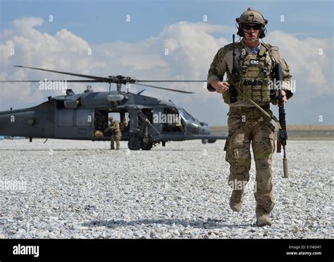 Combat Rescue Officer Hi Res Stock Photography And Images Alamy