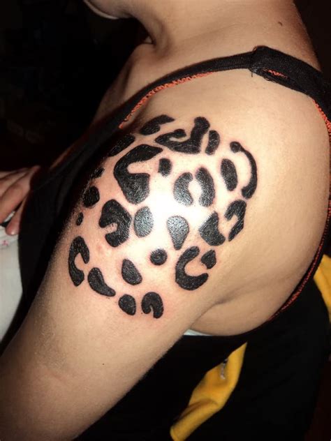 Cute Cheetah Print Tattoos On Shoulder
