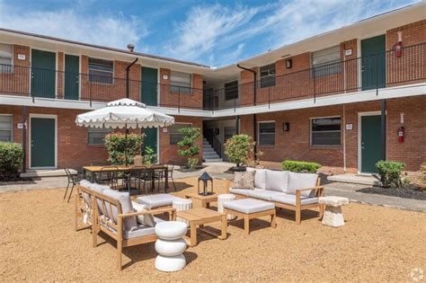 Enclave At Wyrick Estates Apartments For Rent With A Yard Dallas Tx