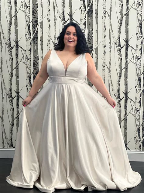 Discover Stunning Formal Plus Size Wedding Dresses for Your Big Day