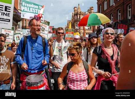 Israel Hezbollah Lebanon War 2006 Demonstrators Marching In London