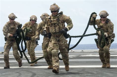 Join The Legendary Community Of Us Navy Eod Technicians Navy Com