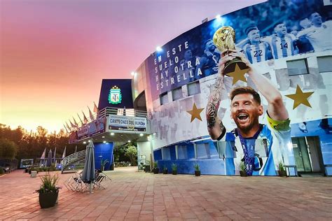 La Selecci N Lleg Al Pa S Y Se Traslad Al Predio De La Afa En Medio