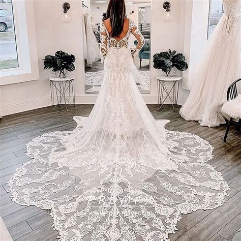 Lace Wedding Dress Train Styles That Will Make You Swoon