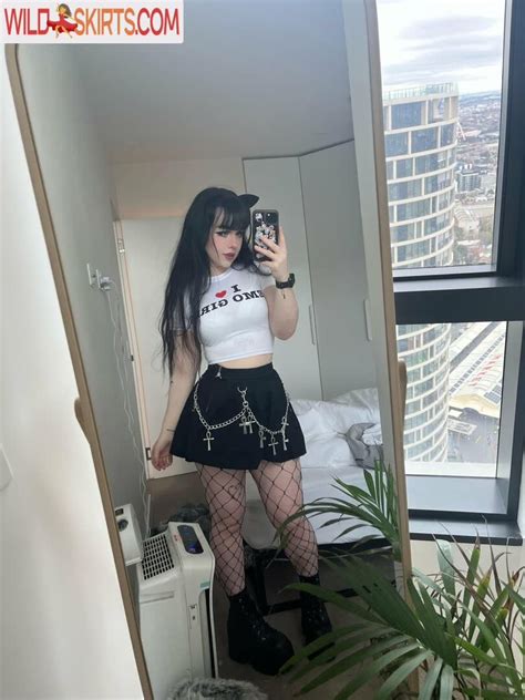 The Nude Leaks of Lara Rose