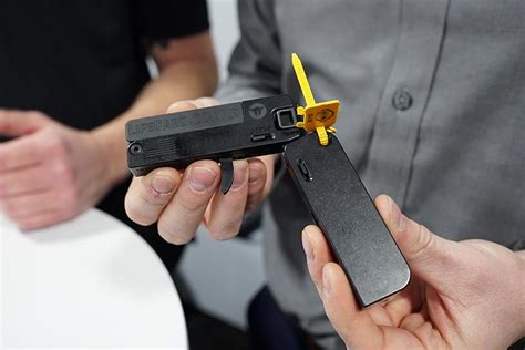 Lifecard 22Wmr Is The New Standard For Discreet Carry Getzone