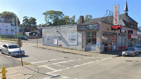 Massachusetts Good Samaritan Robbed After Checking On Woman Who Cried