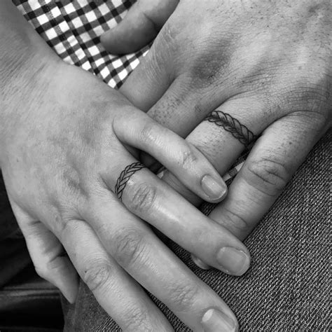 Matching Wedding Ring Tattoos 60 Photos Vianawedding Com Matching Wedding Ring Tattoos 60 Photos Vianawedding Com