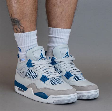 Military 4S On Feet