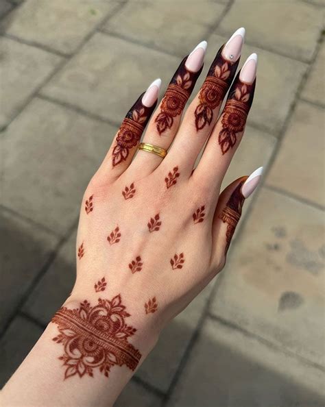 Minimal Heena Simple Mehndi Designs Fingers Mehndi Designs For Hands