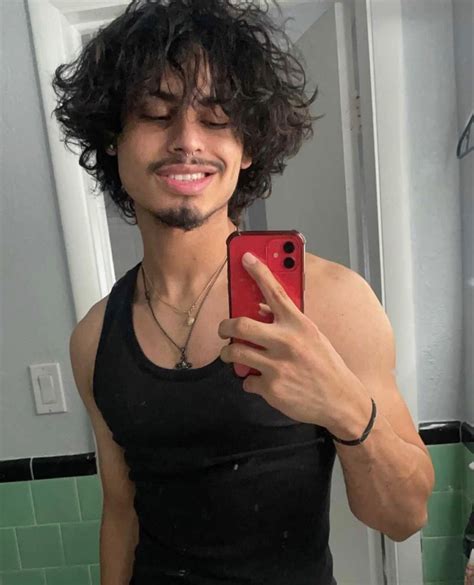 Pin By Aj On Guardado R Pido Attractive Guys Hispanic Men Hot