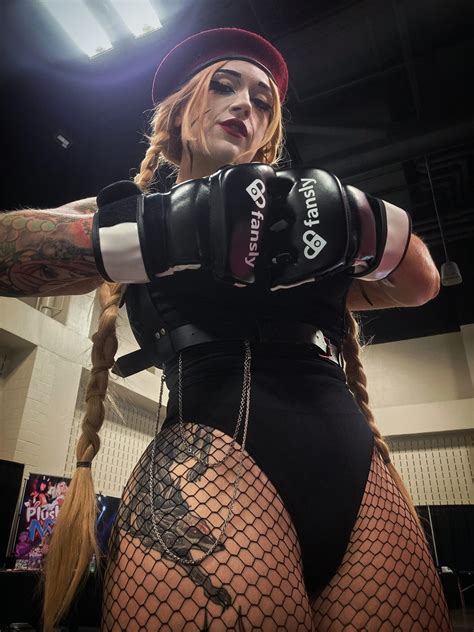 The Alluring Nude Art of Plushienova