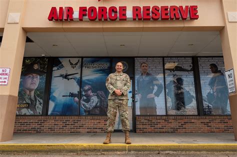 Recruiters Vital To Mission Success Amp Gt 919Th Special Operations Wing