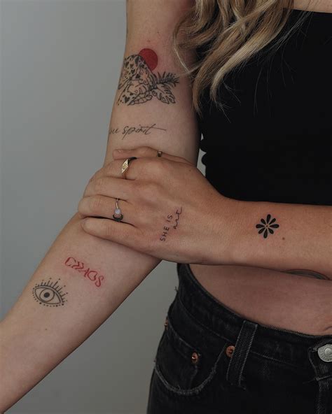 Red Ink Wrist Ornaments Hands Tattoos What More Could A Girl Want Swoon Swoon Swoon Just Landed Back In Denver And My Books Are Open