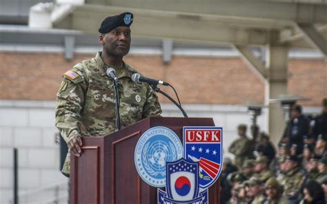Remain Vigilant Retiring Us Forces Korea Commander Reminds Troops Of Potential Threats Stars And Stripes