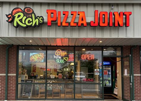 Rich S Pizza Joint