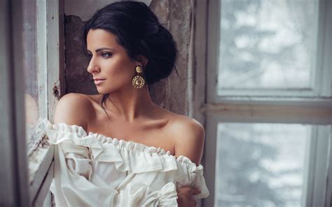 Seltin Sweet Women Model Brunette Women Indoors Barefoot Pornstar Russian Russian Women