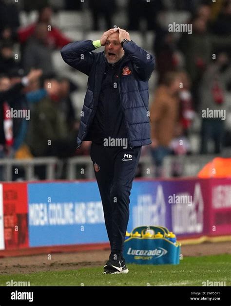 Sunderland Manager Mike Dodds Reacts To An Unfavourable Penalty