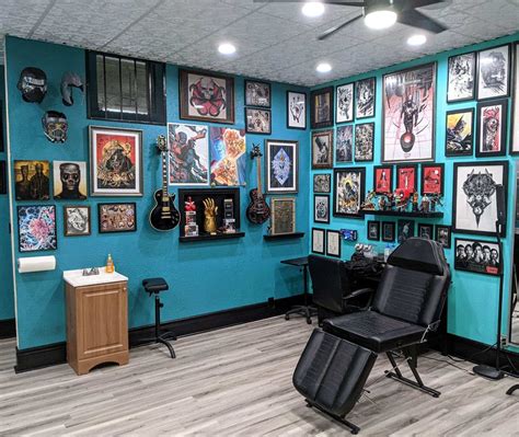 Tattoo Shops With Images Tattoo Shop Tattoo Studio Interior