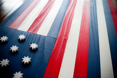 The Remarkable Story Of An Early American Symbol The Serapis Flag Patriot Wood