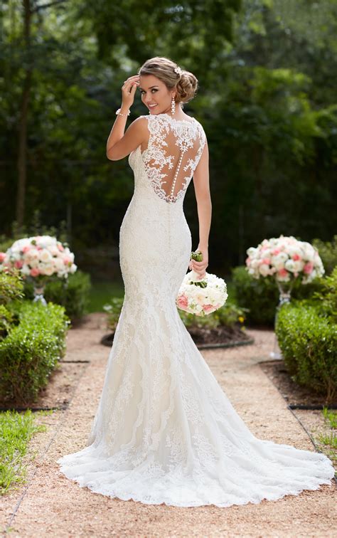 Elegant Trumpet Style Dress Wedding Trends