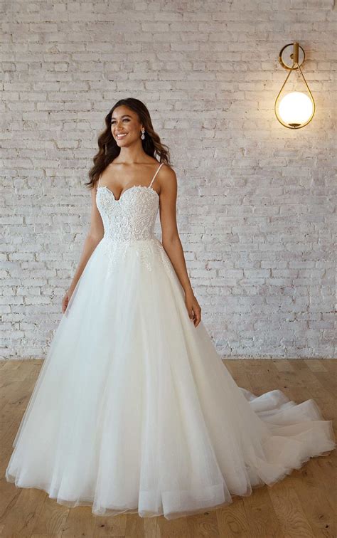 Ultimate Guide to Chic Tulle Wedding Dress with Straps Styles