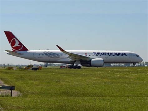Turkish Airlines Pilot Dies Mid Flight Forcing Emergency Landing