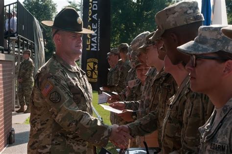 U S Army Reserve Drill Sergeant Trains Future Officers Amp Gt U S Army