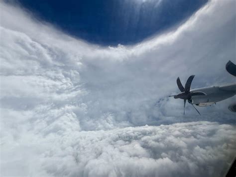 Us Air Force Hurricane Hunter Flight Turned Back By Severe Turbulence