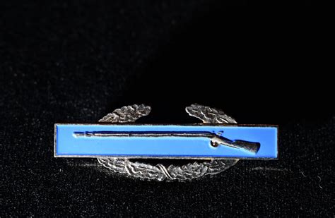 Us Army To Introduce New Master Combat Badge To Solve Uniform Problem