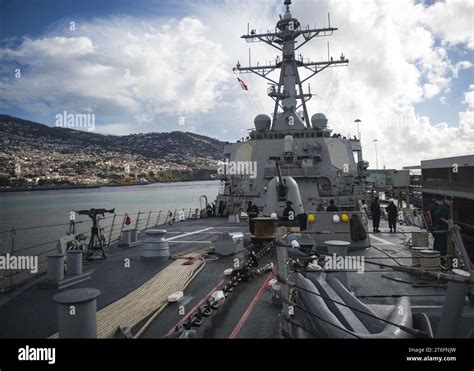 Uss Stout Ddg 55 Deployment 2016 160827 Stock Photo Alamy