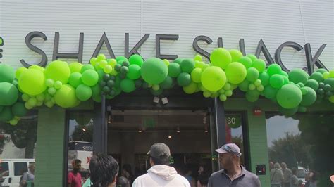 Video Now Shake Shack To Open In Garden City Next Week