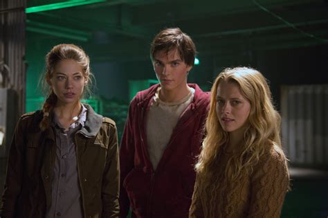 Warm Bodies Cast: Unveiling the Stars Behind the Zombie Thriller
