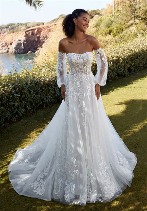 Wedding Dress with Detachable Sleeves: Versatile Elegance for Your Big Day