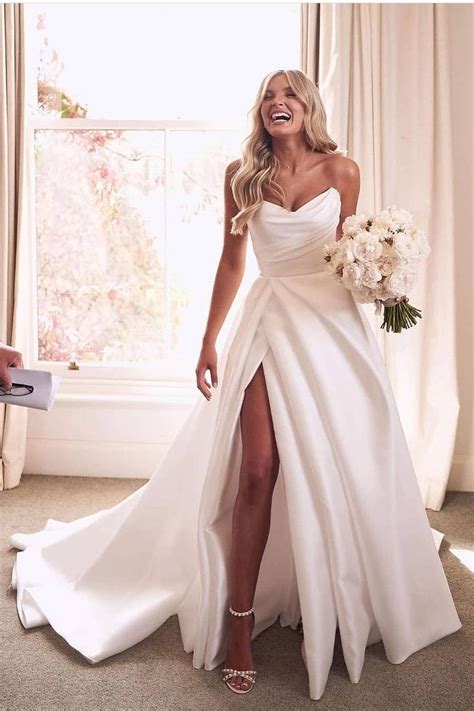 Wedding Dress with Leg Slit: Bold Choices