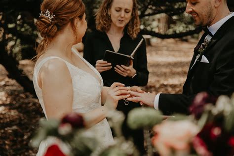 What Is A Non Denominational Wedding Officiant